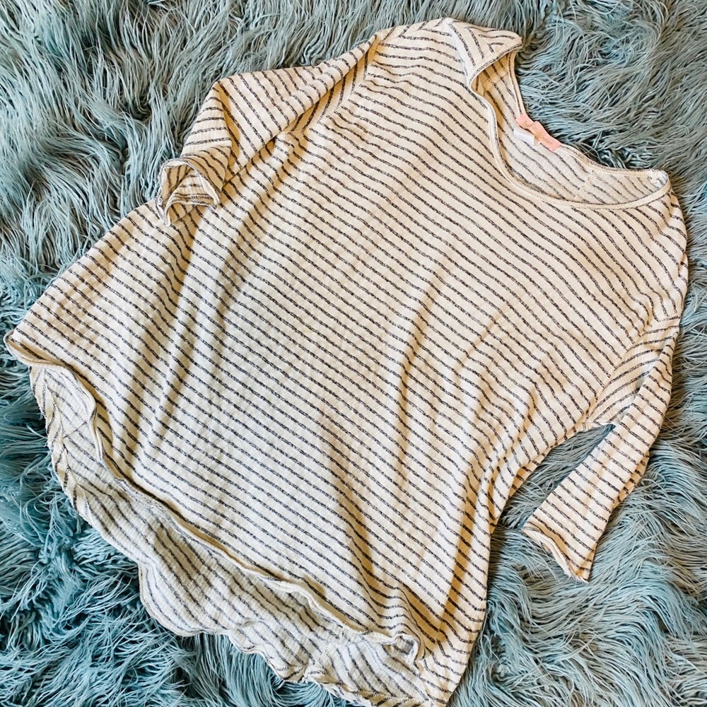 3/4 sleeve cream and gray striped top